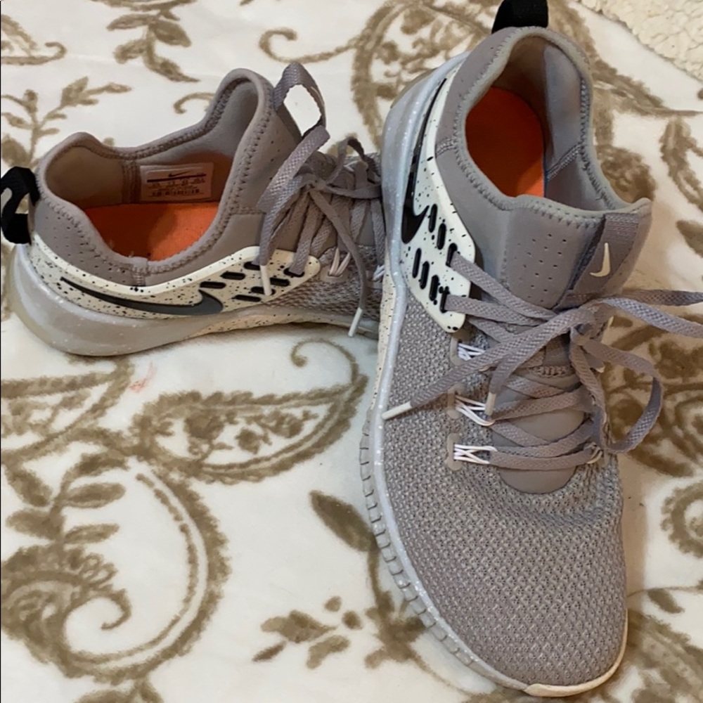 NIKE Free